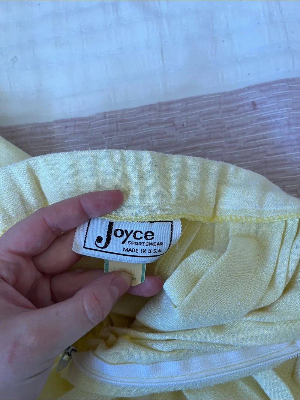 Authentic Vintage Joyce Sportswear Yellow Pleated Knee-Length Skirt Size 17-18 - Picture 5 of 9